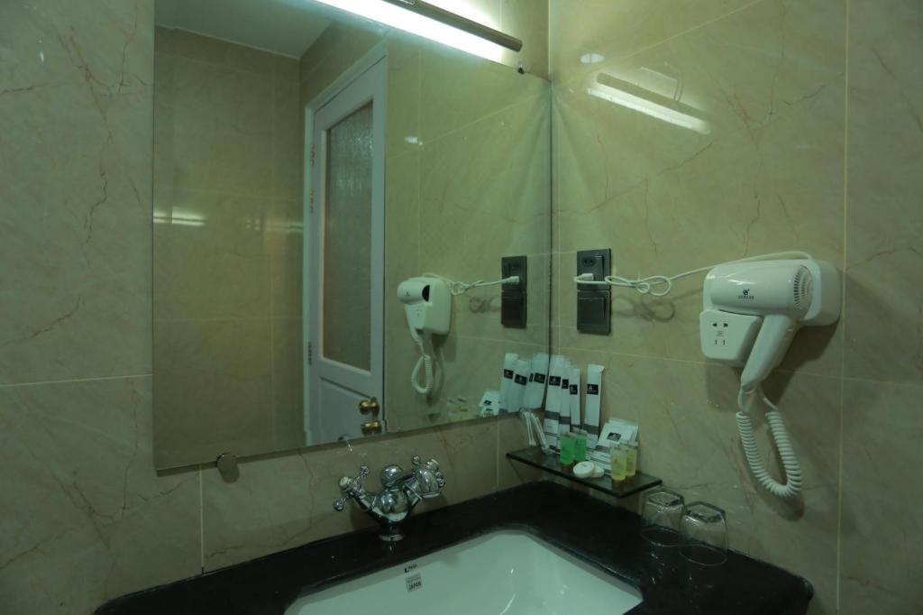 Silver City Hotel Mandalay Extérieur photo