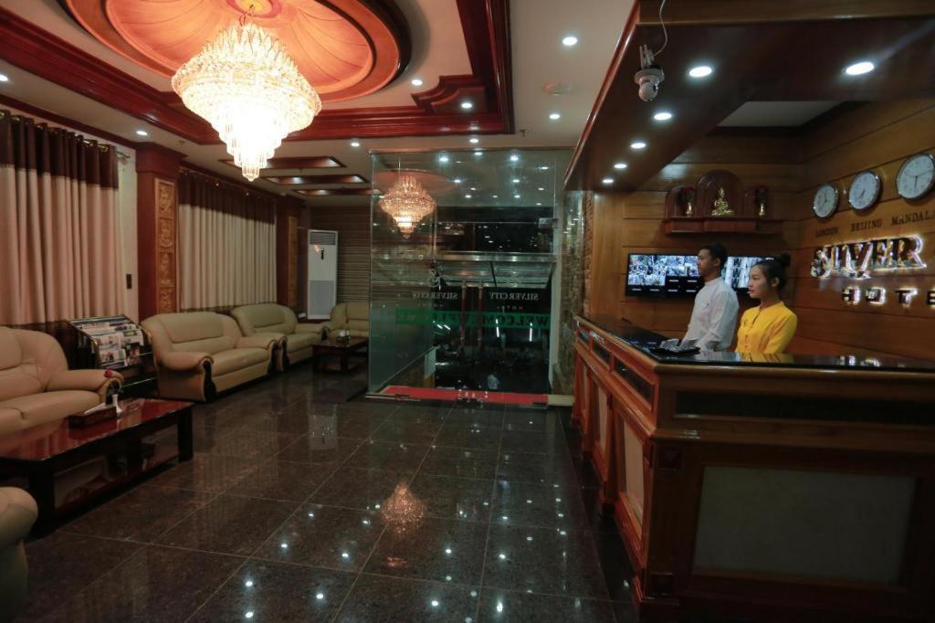 Silver City Hotel Mandalay Extérieur photo
