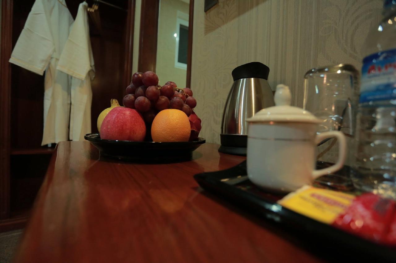 Silver City Hotel Mandalay Extérieur photo