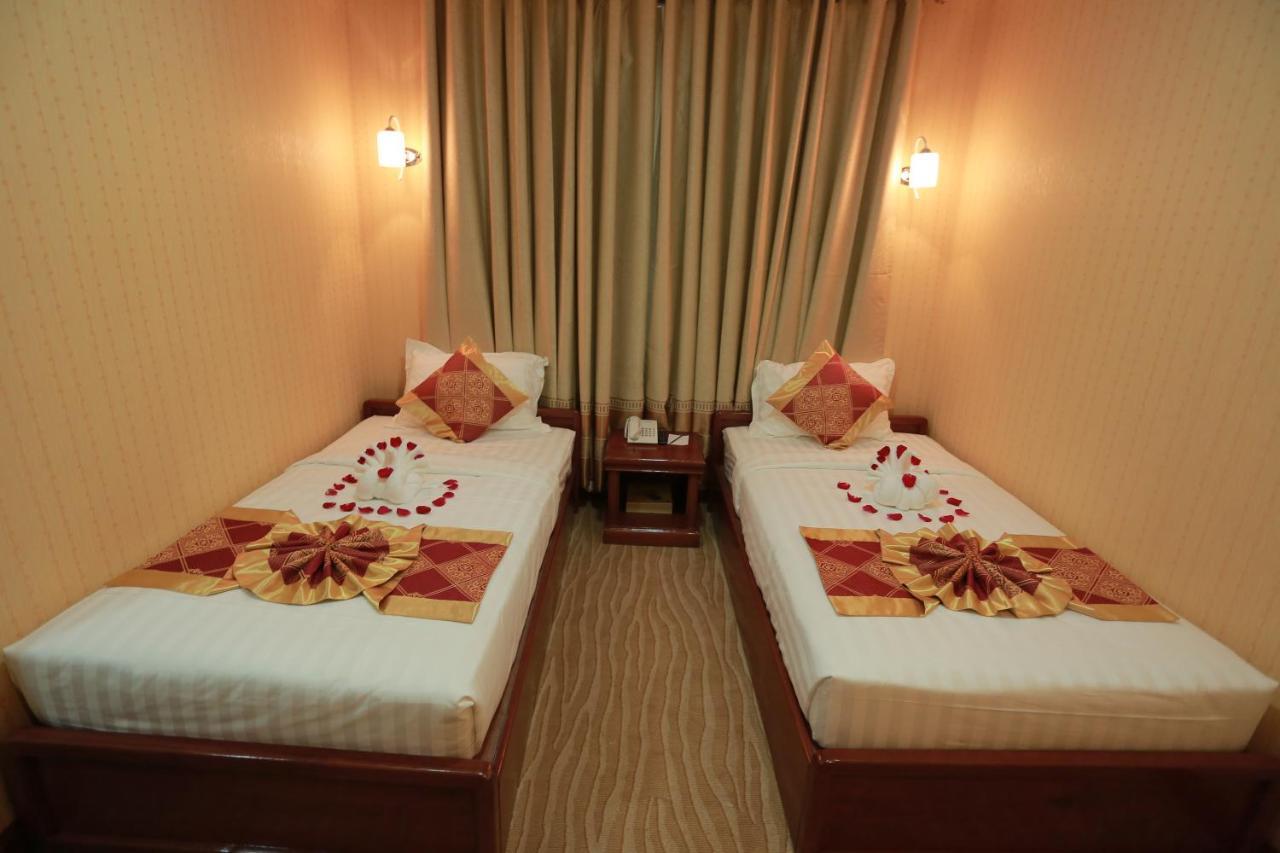 Silver City Hotel Mandalay Extérieur photo